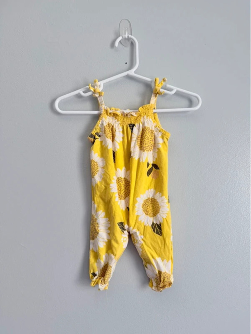Carter’s Sunflower Romper NB .